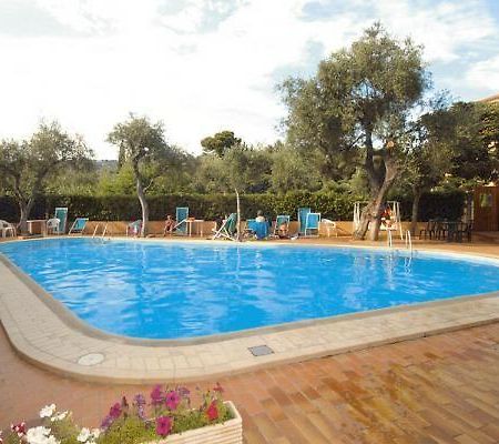 Casa Vacanze Orchidea Appartement Diano Marina Buitenkant foto