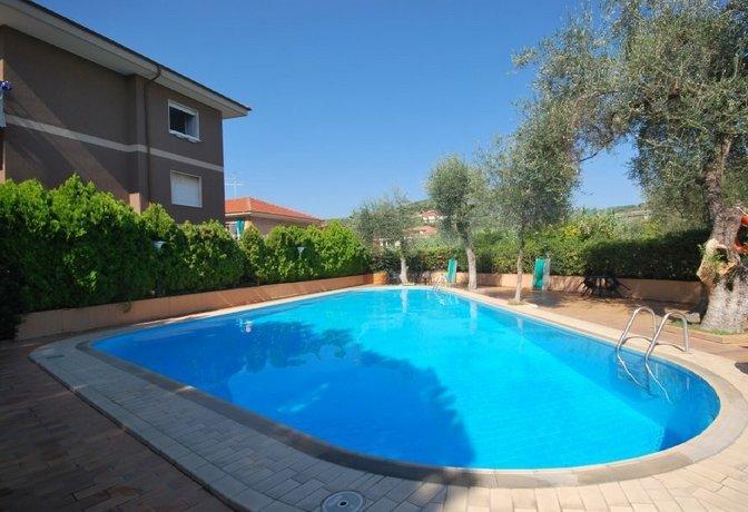 Casa Vacanze Orchidea Appartement Diano Marina Buitenkant foto